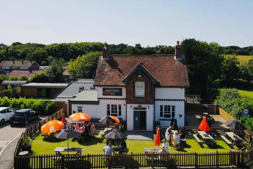 The Plough And Harrow Tilmanstone 호텔 딜 외부 사진